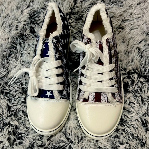 SHEIN Shoes - Size 39(7)- Women American flag print flat tennis shoes NWOT